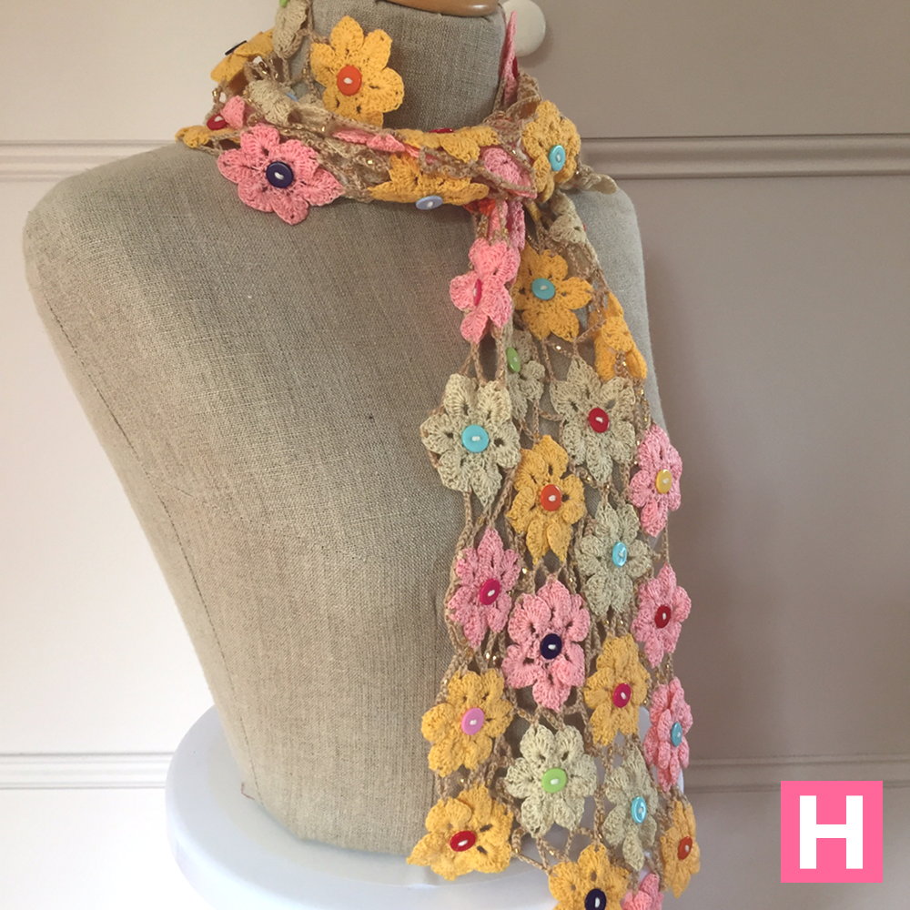 http://www.clearlyhelena.com/wp-content/uploads/2016/02/crochet-flower-shawl-CH0383-003.jpg