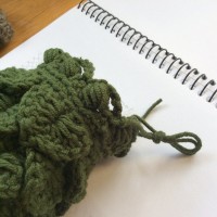 Top edging for fingerless gloves