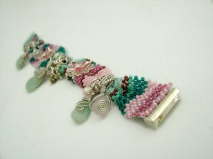 retro-revival-bracelet-ch0163-004