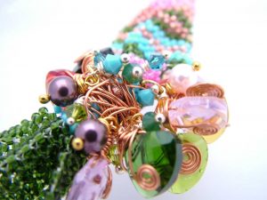 retro wirewrapped bracelet CH0198-105