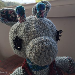 podge-amigurumi_doorstop002