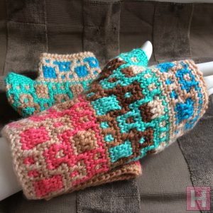 tri-color gloves CH0442-003